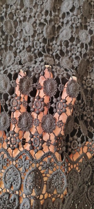 Falda Zara encaje guipure Talla M