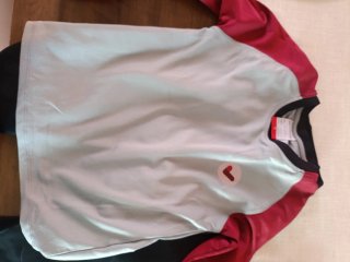 Chándal y 3 camiseta Vedruna talla 10 y 1