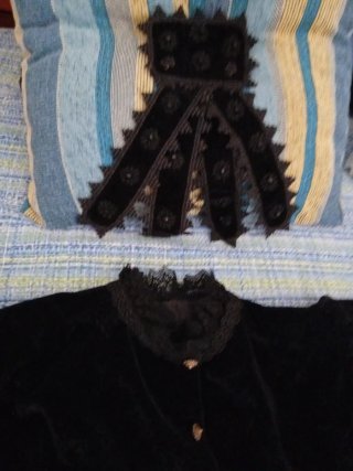 Traje de Segoviana Negro y Rojo