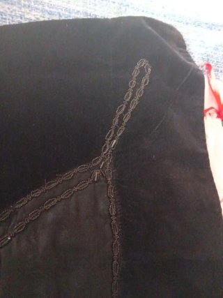 Traje de Segoviana Negro y Rojo