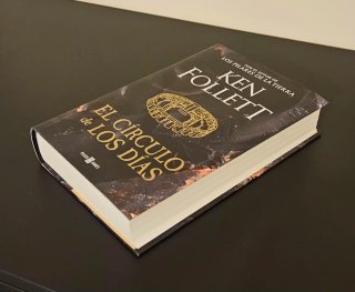 Libro "EL CÍRCULO DE LOS DÍAS". KEN FOLLET