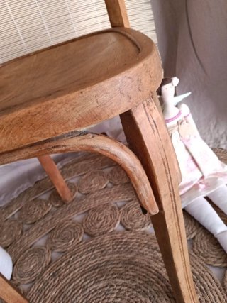 Silla Thonet restaurada a mano