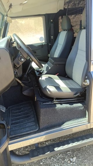 Land Rover Defender 2007