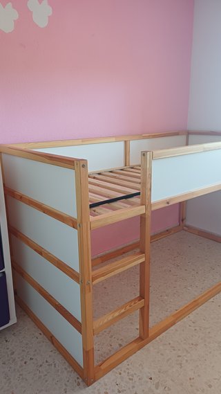 Cama alta Kura madera blanca