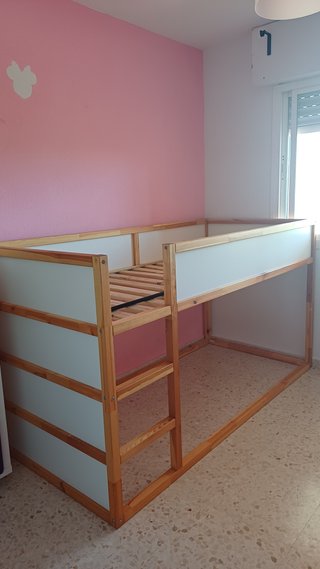 Cama alta Kura madera blanca