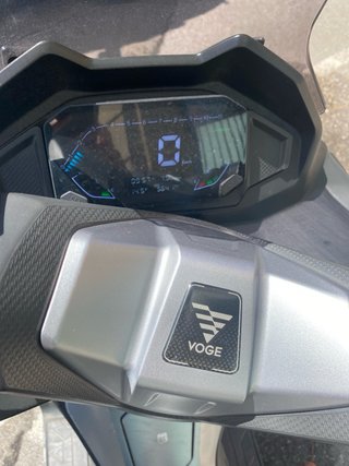 Voge SR1 125cc - 5.600 km Garantía  Octubre 2028