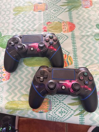 2 controller compatibili PS4 e PS5