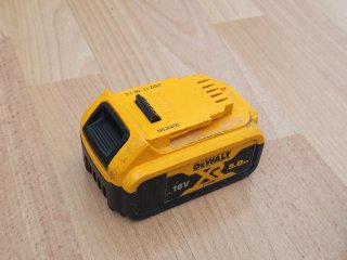 Atornillador Percutor DeWalt 18V 5Ah