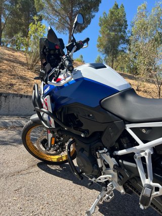BMW F900 GS