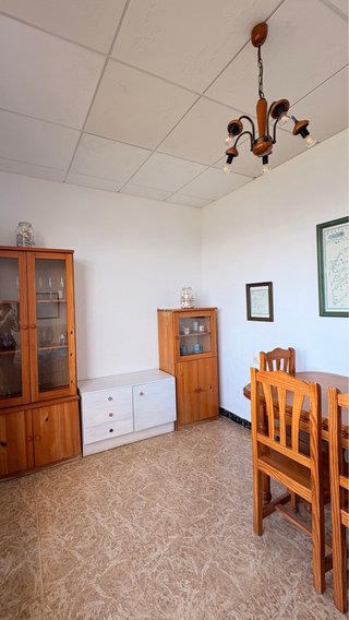Muebles de madera y cristal