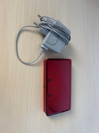 Nintendo 3DS Roja + Cargador Original