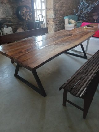 Mesa de castaño y hierro rústica