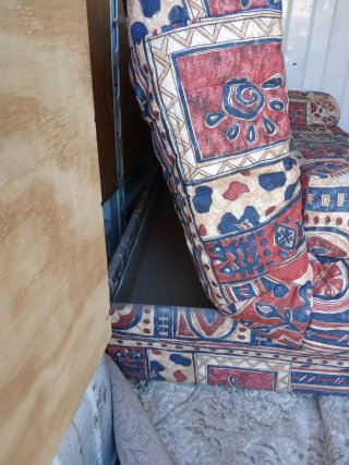 Sofá cama con cajón de almacenaje