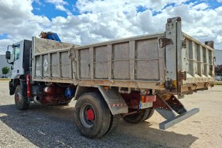 CAMION GRUA BASCULANTE IVECO