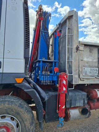 CAMION GRUA BASCULANTE IVECO