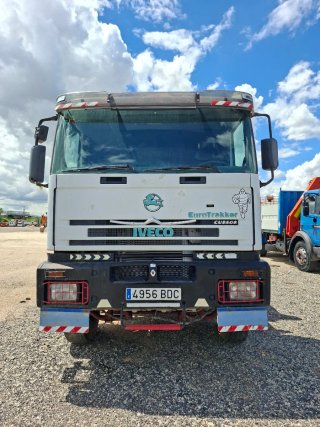 CAMION GRUA BASCULANTE IVECO