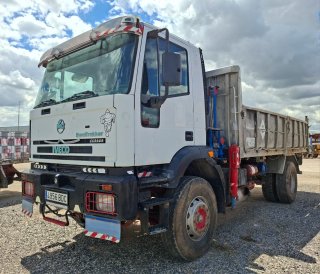 CAMION GRUA BASCULANTE IVECO