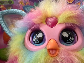 Furby Interactivo Tie Dye con Accesorios