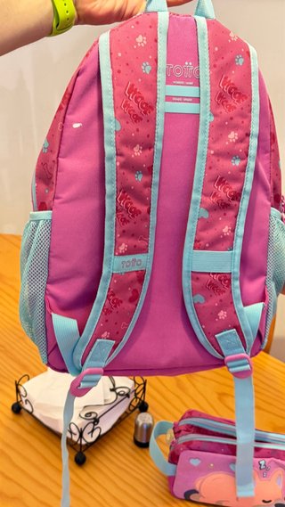 Mochila y estuche Totto a juego
