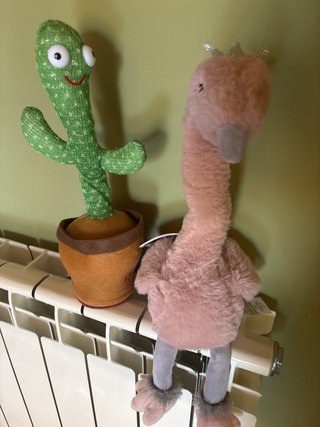 Muñecos parlanchines cactus y flamenco