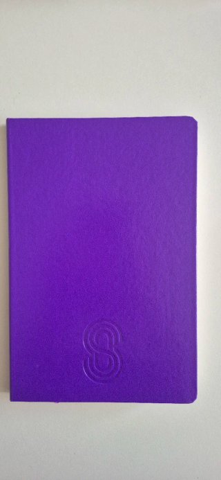 Quaderno righe copertina rigida viola formato A5