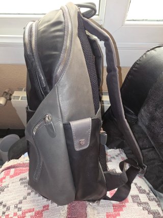 Mochila Piquadro Negra y Gris