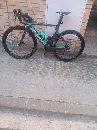 Bicicleta BIANCHI OLTRE PRO Grupo Shimano 105
