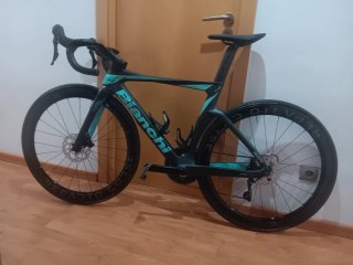 Bicicleta BIANCHI OLTRE PRO Grupo Shimano 105
