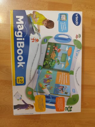 MagiBook con 3 libros interactivos Vtech
