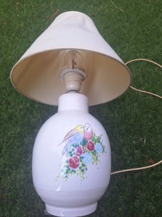Lámpara Vintage detalle de  Aves y Flores