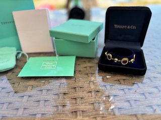 Pulsera Tiffany & Co. con piedras azules
