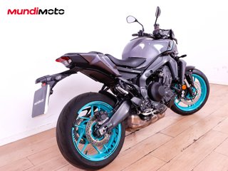 YAMAHA MT 09