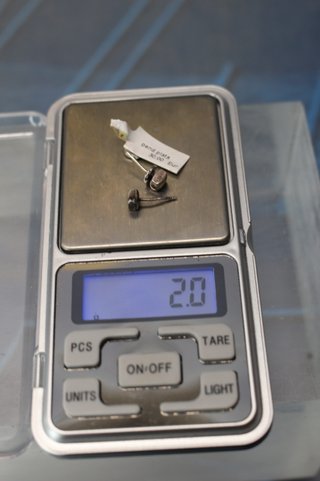 Pendientes botón oreja plata de ley: Pequeños cubos o cuadrados.