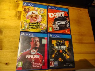 4 Giochi PS4: FIFA 20, DiRT 4, COD, Super Monkey B