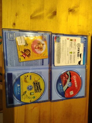 4 Giochi PS4: FIFA 20, DiRT 4, COD, Super Monkey B