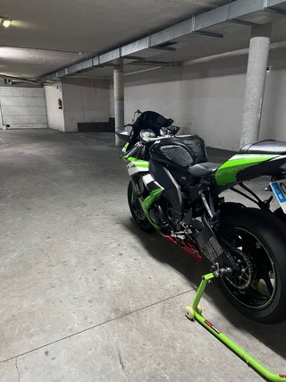 Kawasaki ZX10 r 2010