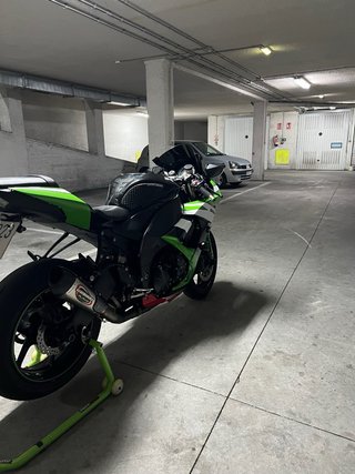 Kawasaki ZX10 r 2010