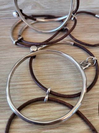 Pulsera Uno de 50 Cuero y Plata