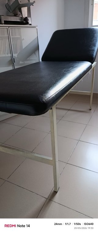 Camilla médica / estética con respaldo reclinable