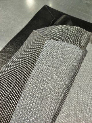 Alfombras vinilo tejido gris y negra