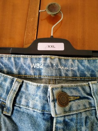 Conjunto Camiseta y Shorts Vaqueros Rotos