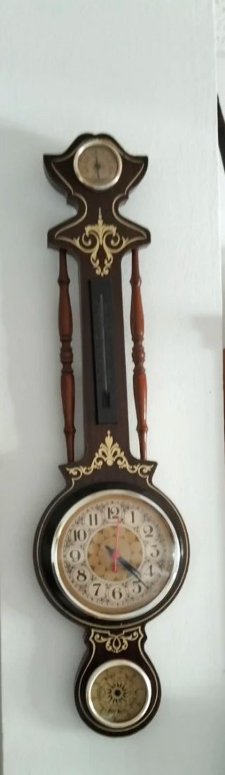 Reloj de pared antiguo madera y cristal