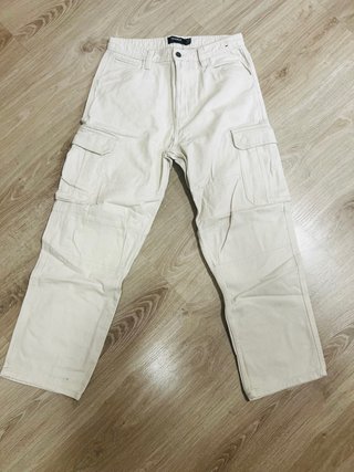 Pull&Bear Pantalón Cargo Beige Ancho