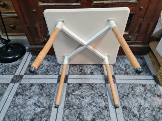 Mesa auxiliar nórdica