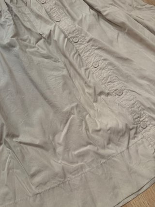 Preciosa falda fluida beige hasta la rodilla Zara