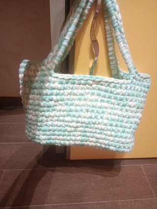 Borsa mare uncinetto azzurro e bianco
