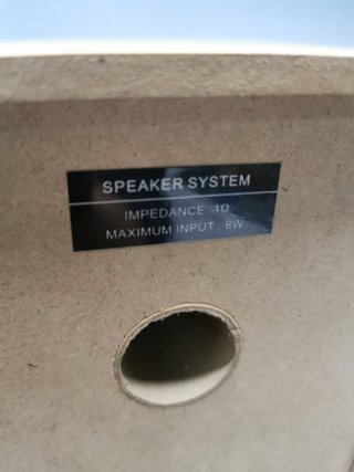 Altavoces genéricos, 2 vias, 8w.
