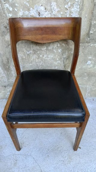 Silla de madera diseño asiento piel