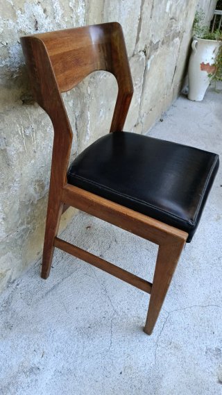 Silla de madera diseño asiento piel