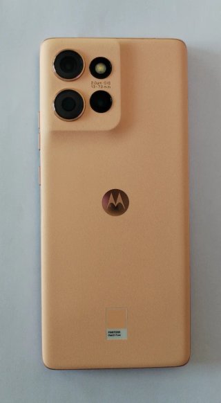 Motorola Edge 50, 512 GB. Android 16.0